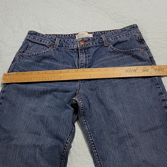 Levi's Mid Rise Boot Cut Jeans Sz 14 - Picture 6 of 8